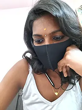 Snapshot of Honey_rosetamil chatting on 05-21-26, 10:00 Honey rosetamil online show from 05-21-26, 10:00