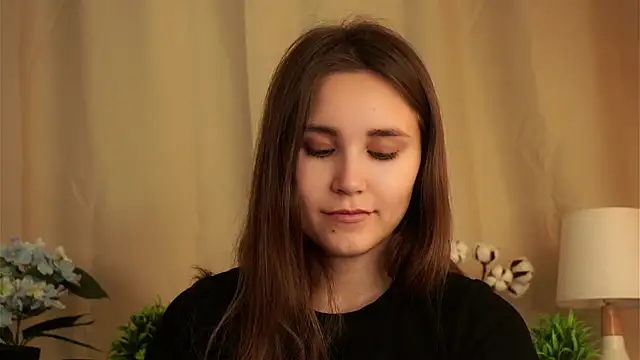 Snapshot of EthalFlowers chatting on 10-04-25, 01:03 EthalFlowers online show from 10-04-25, 01:03