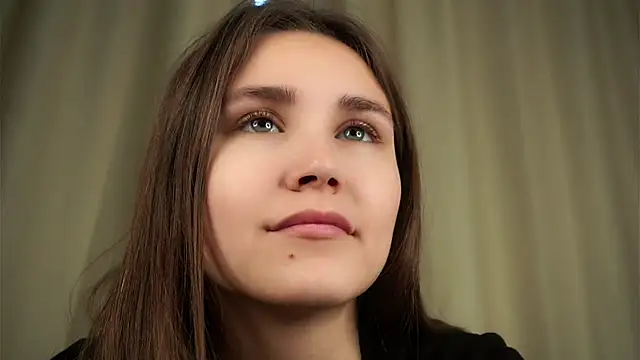 Snapshot of EthalFlowers chatting on 10-08-25, 01:14 EthalFlowers online show from 10-08-25, 01:14