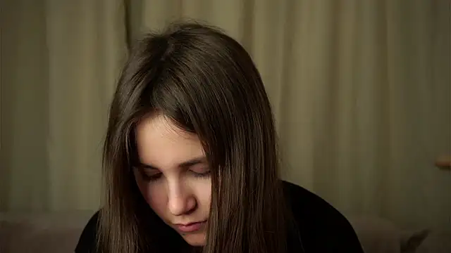 Snapshot of EthalFlowers chatting on 10-16-25, 01:06 EthalFlowers online show from 10-16-25, 01:06