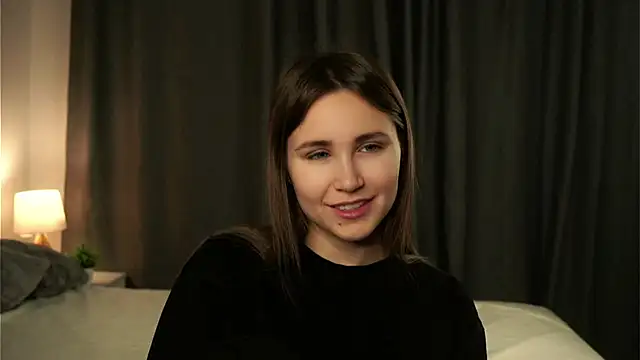 Snapshot of EthalFlowers chatting on 10-16-25, 11:28 EthalFlowers online show from 10-16-25, 11:28