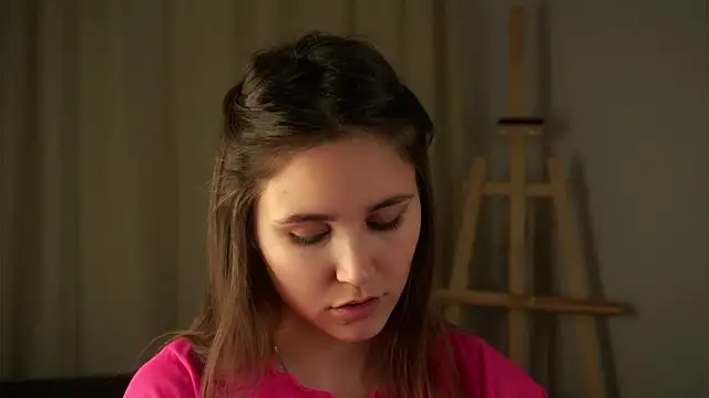 Snapshot of EthalFlowers chatting on 10-23-25, 12:10 EthalFlowers online show from 10-23-25, 12:10