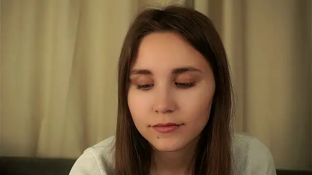 Snapshot of EthalFlowers chatting on 10-29-25, 01:19 EthalFlowers online show from 10-29-25, 01:19