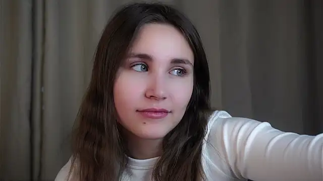 Snapshot of EthalFlowers chatting on 11-05-25, 02:11 EthalFlowers online show from 11-05-25, 02:11