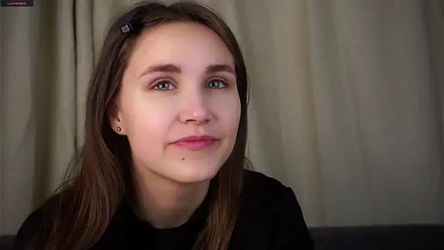 Snapshot of EthalFlowers chatting on 11-19-25, 01:16 EthalFlowers online show from 11-19-25, 01:16