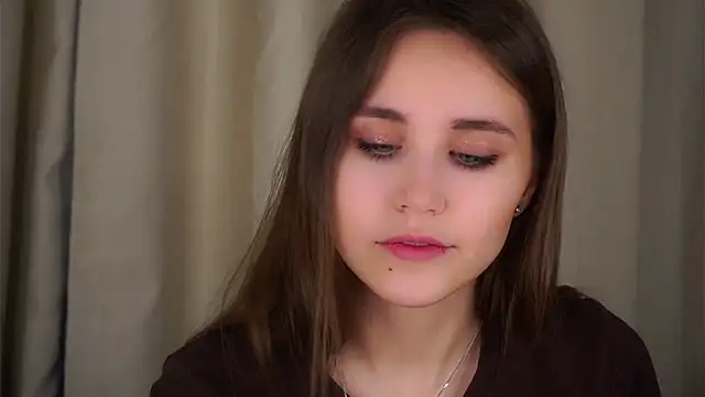 Snapshot of EthalFlowers chatting on 11-24-25, 01:49 EthalFlowers online show from 11-24-25, 01:49