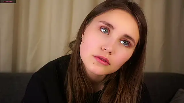 Snapshot of EthalFlowers chatting on 11-26-25, 12:22 EthalFlowers online show from 11-26-25, 12:22