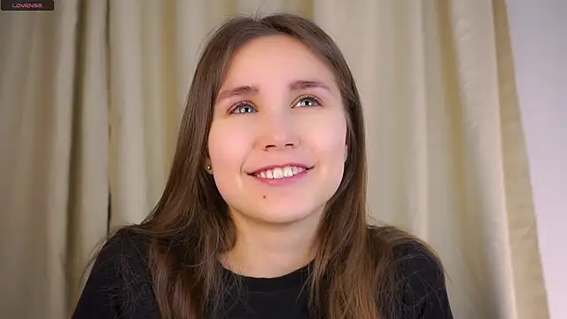 Snapshot of EthalFlowers chatting on 12-19-25, 10:17 EthalFlowers online show from 12-19-25, 10:17