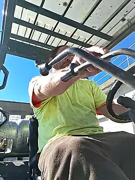 Snapshot of lildhot chatting on 10-31-25, 07:59 lildhot online show from 10-31-25, 07:59