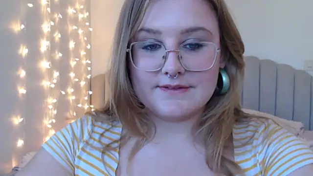 Snapshot of AgnesRoseCams chatting on 06-12-26, 10:14 AgnesRoseCams online show from 06-12-26, 10:14