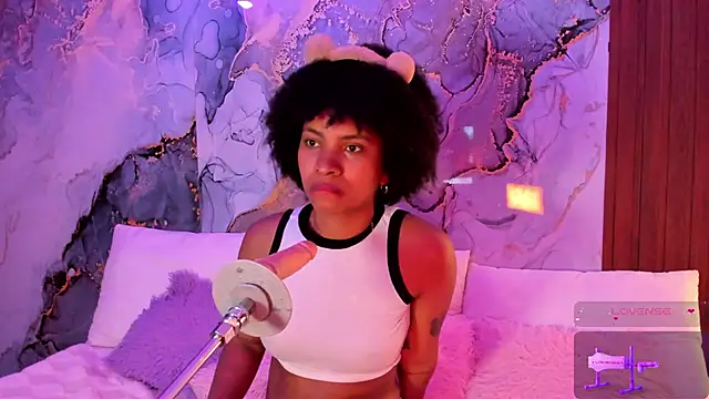 Lolalewis777 online show from 10-26-25, 08:37