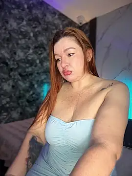 Snapshot of Bigass_curvy chatting on 05-31-26, 05:53 Bigass curvy online show from 05-31-26, 05:53