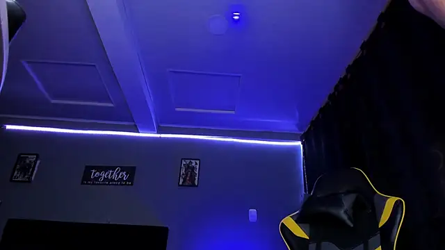 Snapshot of alexgiraldo__ chatting on 09-14-25, 10:31 alexgiraldo online show from 09-14-25, 10:31