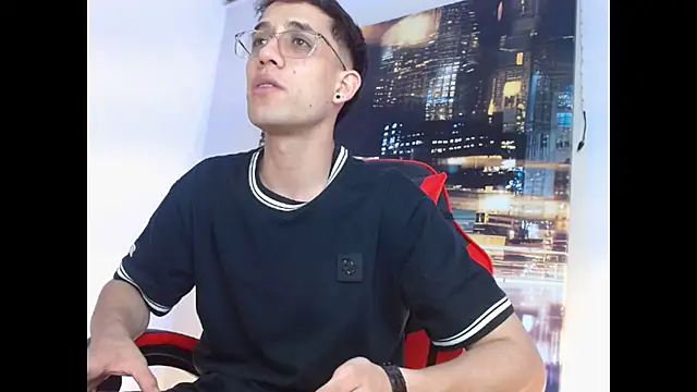 Snapshot of alexgiraldo__ chatting on 03-14-26, 05:18 alexgiraldo online show from 03-14-26, 05:18