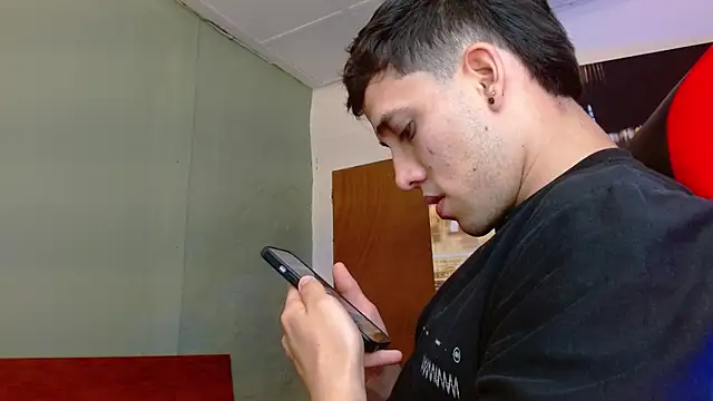 alexgiraldo   online show from 06-06-26, 12:27