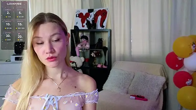 Snapshot of _Anna_Nolan_ chatting on 09-09-25, 06:46 Anna Nolan online show from 09-09-25, 06:46