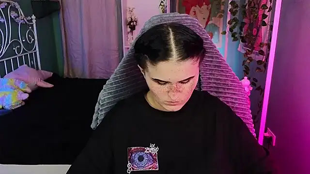 Dark Shine online show from 10-15-25, 05:51