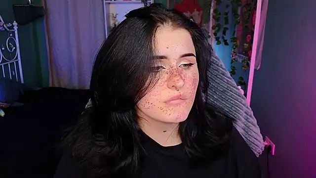 Dark Shine online show from 10-18-25, 05:32