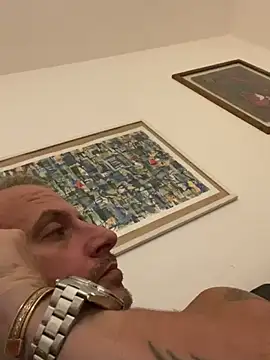 Maurinho3005 online show from 10-28-25, 11:07