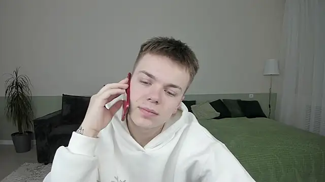 Snapshot of Mallfoyy chatting on 05-11-26, 02:45 Mallfoyy online show from 05-11-26, 02:45