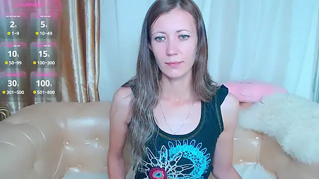 Snapshot of Bom_Mia_Bom chatting on 10-13-25, 03:06 Bom Mia Bom online show from 10-13-25, 03:06