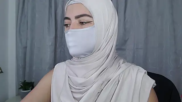 Snapshot of jade_nassar chatting on 05-05-26, 08:06 jade nassar online show from 05-05-26, 08:06