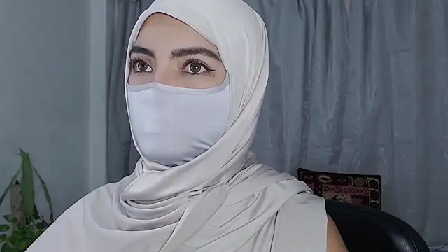 Snapshot of jade_nassar chatting on 05-11-26, 01:11 jade nassar online show from 05-11-26, 01:11