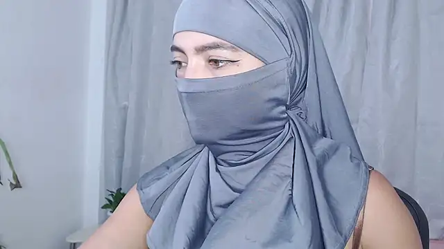 Snapshot of jade_nassar chatting on 05-18-26, 12:18 jade nassar online show from 05-18-26, 12:18