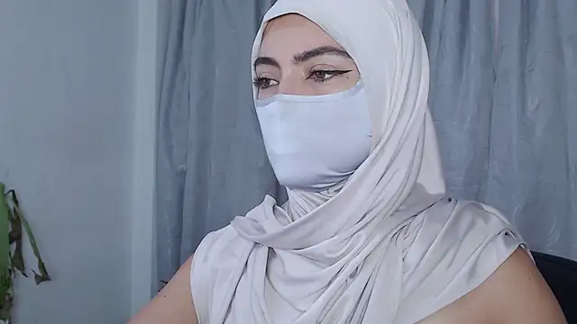 Snapshot of jade_nassar chatting on 05-19-26, 12:16 jade nassar online show from 05-19-26, 12:16