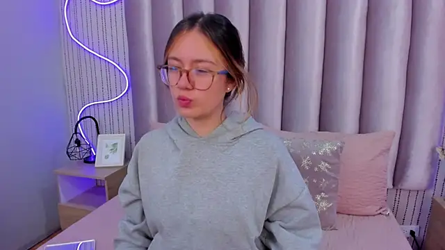 SamanthaPeachss online show from 11-15-25, 11:51