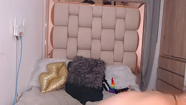 Snapshot of emarosse1 chatting on 11-30-25, 03:54 emarosse1 online show from 11-30-25, 03:54