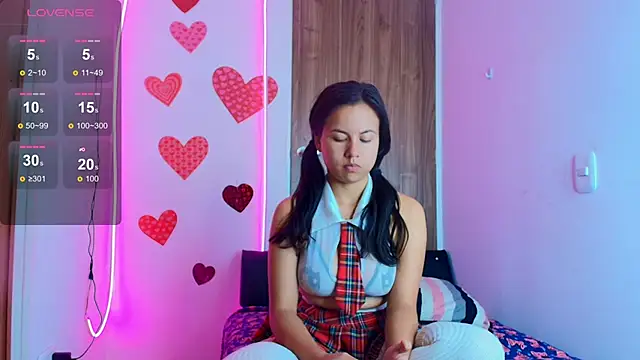 Snapshot of mady_gh chatting on 11-15-25, 10:59 mady gh online show from 11-15-25, 10:59