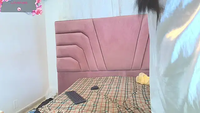 Snapshot of LadyandMaverick chatting on 03-17-26, 03:22 LadyandMaverick online show from 03-17-26, 03:22