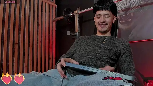 DimitriDeluxe online show from 10-30-25, 07:47