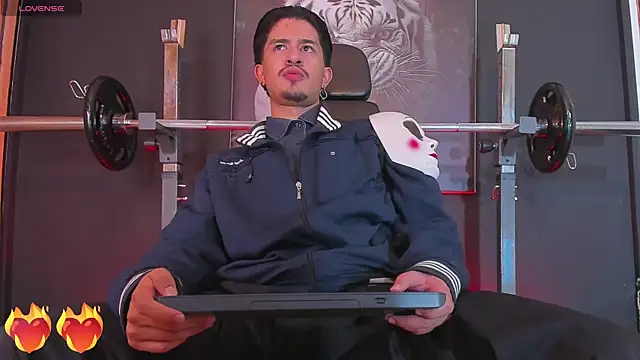 DimitriDeluxe online show from 11-01-25, 08:11