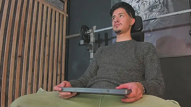 DimitriDeluxe online show from 11-26-25, 07:37