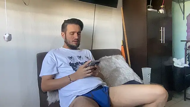 Alexitho25 online show from 10-27-25, 07:51