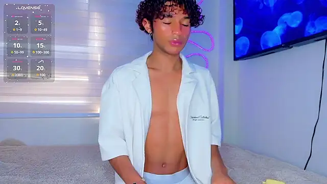 Snapshot of Aaron_Wiinter chatting on 02-09-26, 04:55 Aaron Wiinter online show from 02-09-26, 04:55