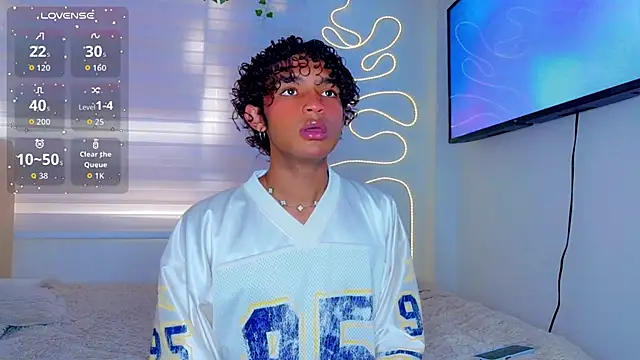 Snapshot of Aaron_Wiinter chatting on 02-12-26, 07:31 Aaron Wiinter online show from 02-12-26, 07:31