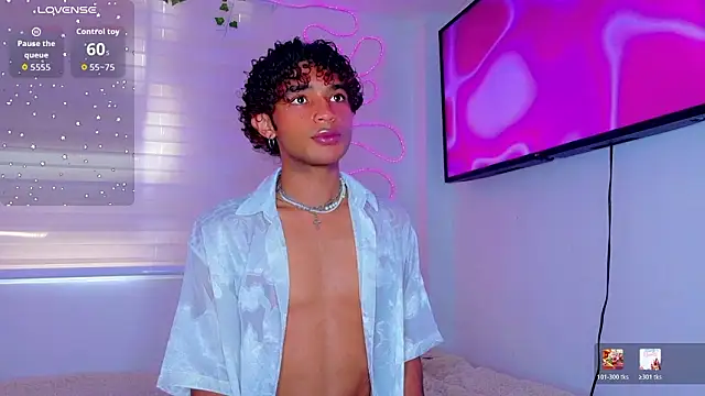 Snapshot of Aaron_Wiinter chatting on 03-11-26, 07:42 Aaron Wiinter online show from 03-11-26, 07:42