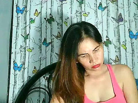 Snapshot of Urwildestangelfire_19 chatting on 10-19-25, 03:34 Urwildestangelfire 19 online show from 10-19-25, 03:34