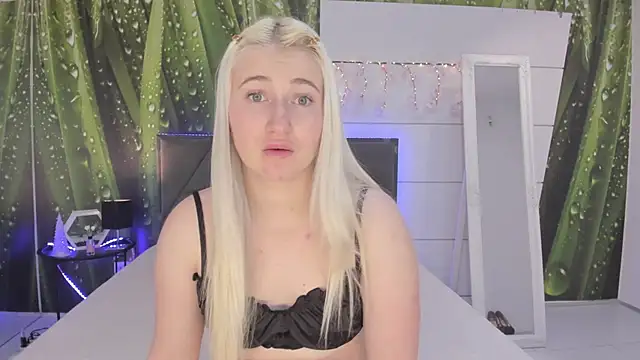 HollyTailors online show from 02-11-26, 01:16