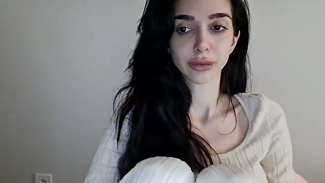 Snapshot of gglingeriee chatting on 12-22-25, 11:18 gglingeriee online show from 12-22-25, 11:18