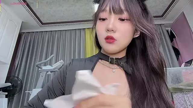 Snapshot of Yaya--728 chatting on 01-16-26, 12:53 Yaya--728 online show from 01-16-26, 12:53