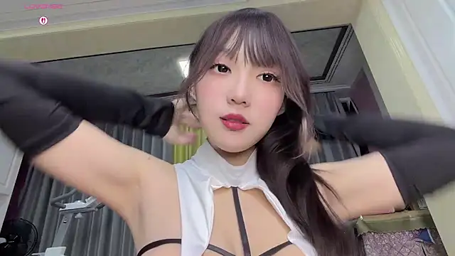 Snapshot of Yaya--728 chatting on 02-03-26, 12:10 Yaya--728 online show from 02-03-26, 12:10