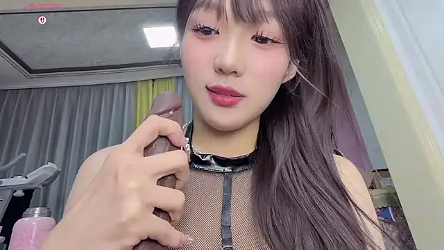 Snapshot of Yaya--728 chatting on 02-09-26, 12:09 Yaya--728 online show from 02-09-26, 12:09