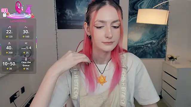 Snapshot of EasterBlink chatting on 10-16-25, 10:27 EasterBlink online show from 10-16-25, 10:27