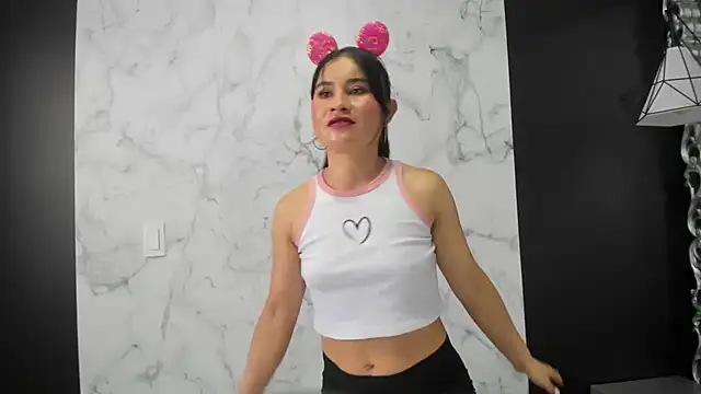 naughty milf4u  online show from 09-17-25, 09:27