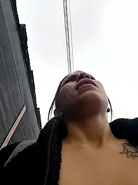 Snapshot of Zoe73_ chatting on 10-13-25, 04:51 Zoe73 online show from 10-13-25, 04:51