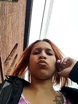 Snapshot of Zoe73_ chatting on 10-20-25, 07:14 Zoe73 online show from 10-20-25, 07:14